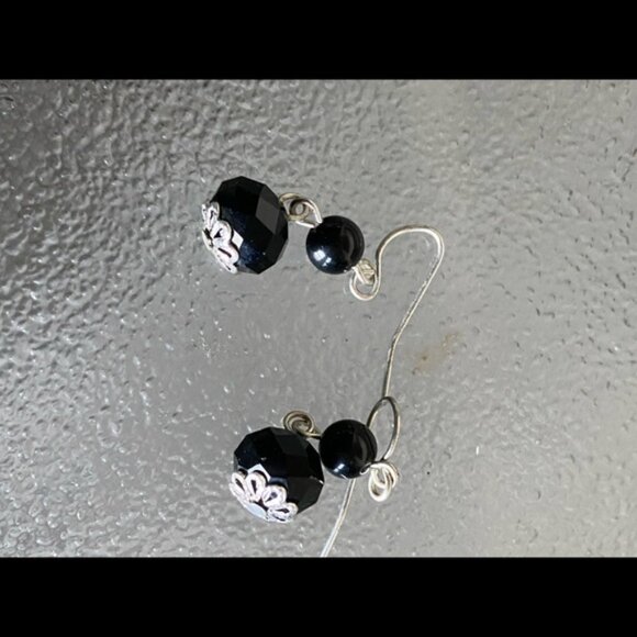 7/10🔥Beautiful vintage earrings - Picture 1 of 2